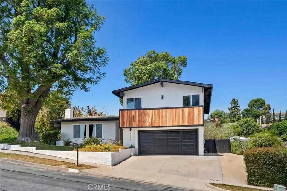 4296 Avenida Amelgado